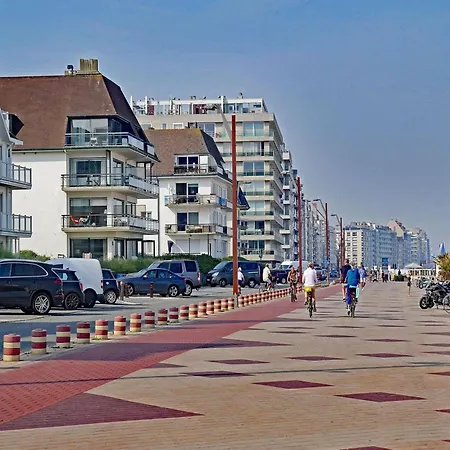 Sunny Duplex In Center Knokke-Heist