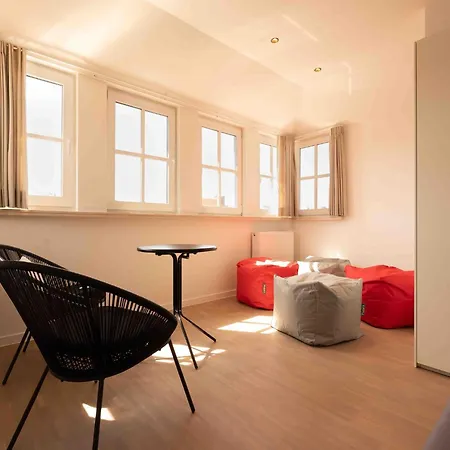 Sunny Duplex In Center
